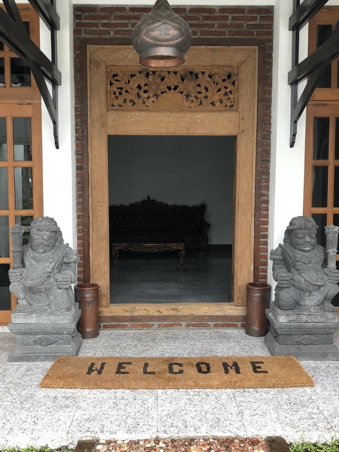 Rumah Dharma 3 Grha Timoho ジョグジャカルタ エクステリア 写真